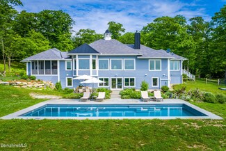 70 Blueberry Ln, Austerlitz, NY 12037
