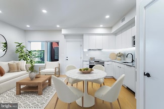 733 8th St SE Unit 202, Washington, DC 20003