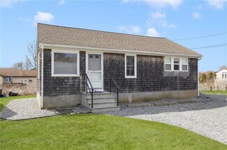 8 James St, Narragansett, RI 02882