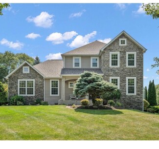 628 Gainesway Circle Rd, Valparaiso, IN 46385