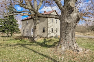208 State Route 14, North Benton, OH 44449