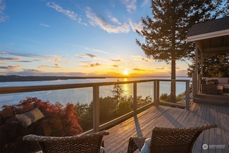 1034 Paiute Trail, Fox Island, WA 98333