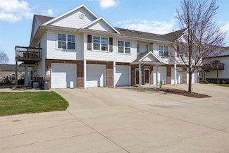 4604 1st Ave NW Unit E, Cedar Rapids, IA 52405