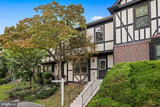 1129 Player Way, Herndon, VA 20170