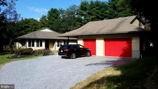 4482 Lower Mountain Rd, New Hope, PA 18938