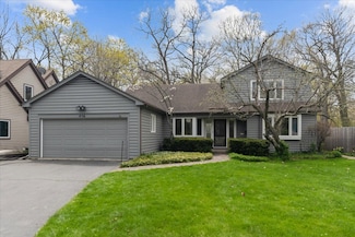 456 Gurney Ave, Lake Bluff, IL 60044