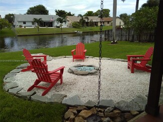 8421 SW 28th St, Davie, FL 33328