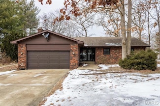 3 Echo Ln, Centralia, IL 62801