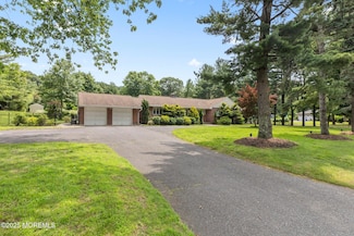 41 van Brackle Rd, Holmdel, NJ 07733