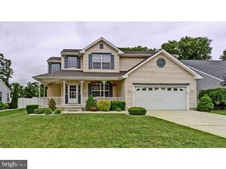 19 Hillside Ln, Berlin, NJ 08009