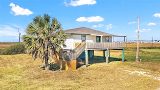 910 Monument Dr, Freeport, TX 77541