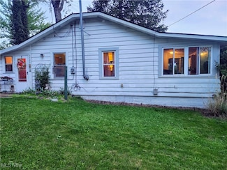 7725 Lake Rd, Chippewa Lake, OH 44215
