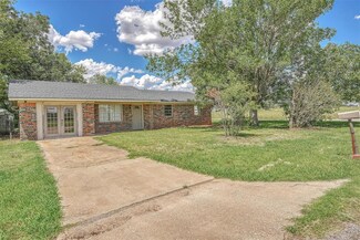 703 W 6th St, Custer City, OK 73639