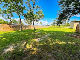 20563 Cochran Rd, Prairie View, TX 77445