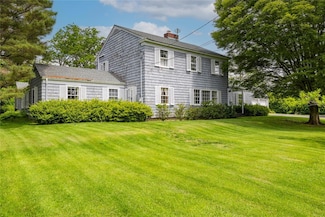 300 Albro Ln, Lawrence, NY 11559