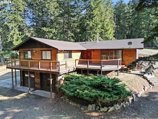 670 Oakwood Dr, Oakland, OR 97462