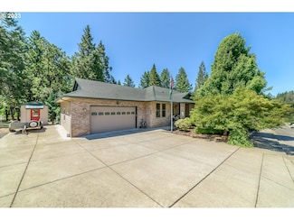 48482 E Meadow Way, Oakridge, OR 97463