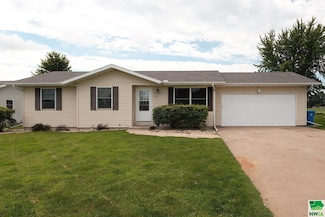 1109 12th St NE, Sioux Center, IA 51250