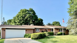 221 Thornbrook Rd, Dekalb, IL 60115