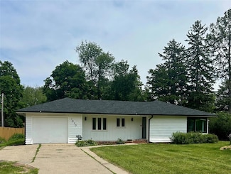 1620 Broad St, Grinnell, IA 50112