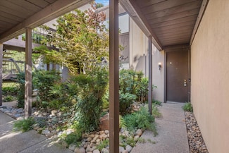 2241 Woodside Ln Unit 4, Sacramento, CA 95825