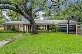 1332 Grey Oak Dr, San Antonio, TX 78213