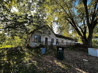 4104 White St, Richmond, IL 60071