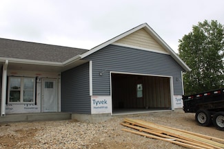 1797 Edgewood Rd Unit 14, Kewaskum, WI 53040