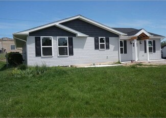 24 Buttonwood Ln, Levittown, PA 19054