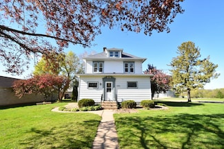135 2nd St E, Wanamingo, MN 55983