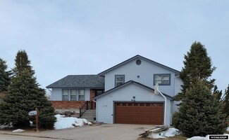 1106 Green River Rd, Douglas, WY 82633