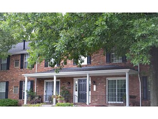 942 Guyasuta Ln, Pittsburgh, PA 15215