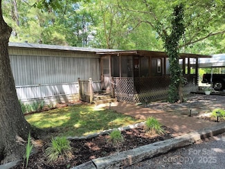 189 6th Ave, Badin Lake, NC 28127