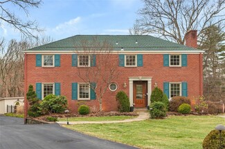 1316 Lakemont Dr, Pittsburgh, PA 15243