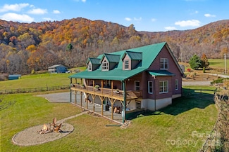 101 Trinity Dr, Clyde, NC 28721