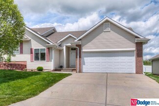 9166 Laurel Plaza, Omaha, NE 68134