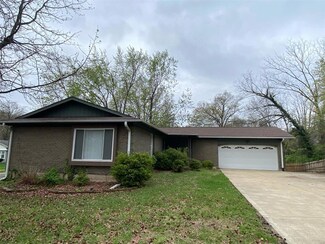 12423 Partridge Run Dr, Florissant, MO 63033