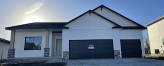 9938 Watermeadow Cir, Johnston, IA 50131