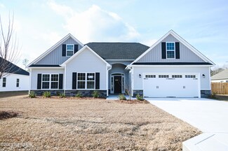 15 Chippewa Ln, Rocky Point, NC 28457