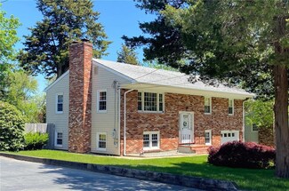 32 San Miguel Dr, Bristol, RI 02809