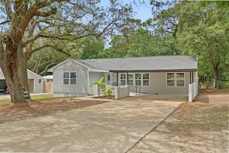 346 Edge Ave, Valparaiso, FL 32580