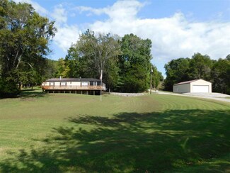 616 New Era Landing Rd, Linden, TN 37096