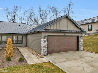 1029 Sycamore Ln, Millersburg, OH 44654