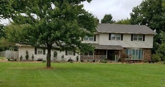 1021 S 260th St, Pittsburg, KS 66762
