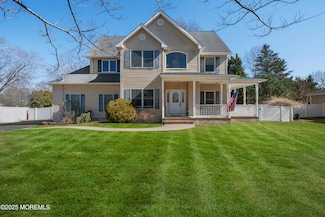687 Lake Barnegat Dr N, Lanoka Harbor, NJ 08734