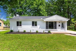 28174 Sutherland St, Southfield, MI 48076