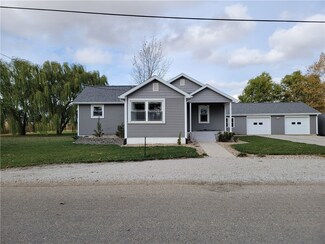 301 Elm St, Cowden, IL 62422