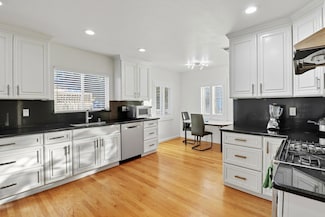 223 San Carlos Ave, Redwood City, CA 94061