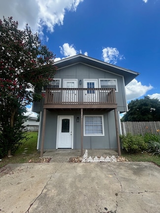 702 Swiss Ct, College Station, TX 77840