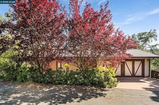 645 Heald Ct, Crockett, CA 94525